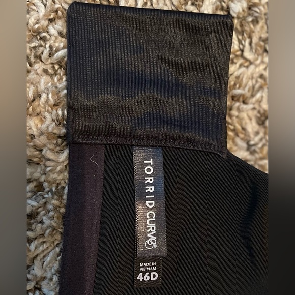 Torrid Smooth Line Black Bra- Size 46D - Picture 4 of 5